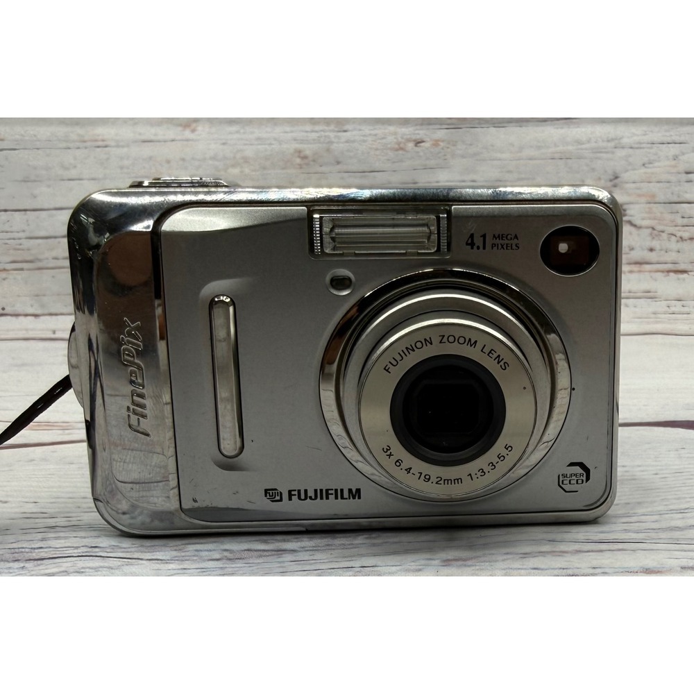 Fujifilm FinePix A400 Silver 4.1MP Digital Camera 3x OpticalZoom Vintage SD Card